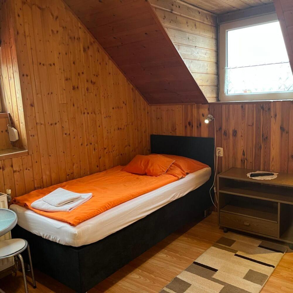 Lenzl'S Panzio Bed and Breakfast Szigetvár Buitenkant foto