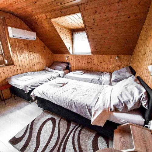 Lenzl'S Panzio Bed and Breakfast Szigetvár Buitenkant foto