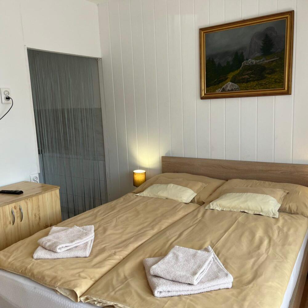 Lenzl'S Panzio Bed and Breakfast Szigetvár Buitenkant foto