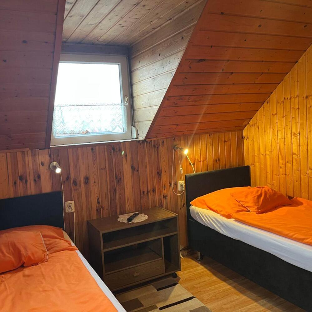 Lenzl'S Panzio Bed and Breakfast Szigetvár Buitenkant foto