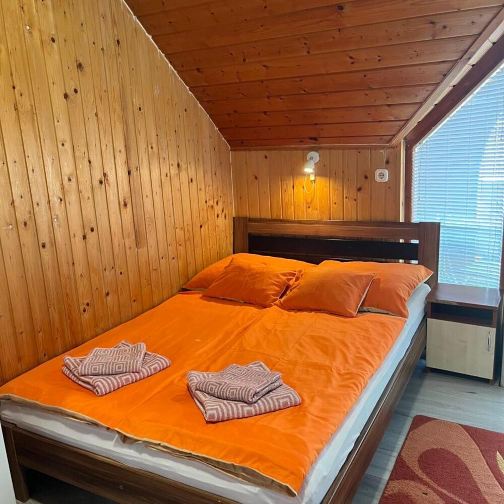 Lenzl'S Panzio Bed and Breakfast Szigetvár Buitenkant foto